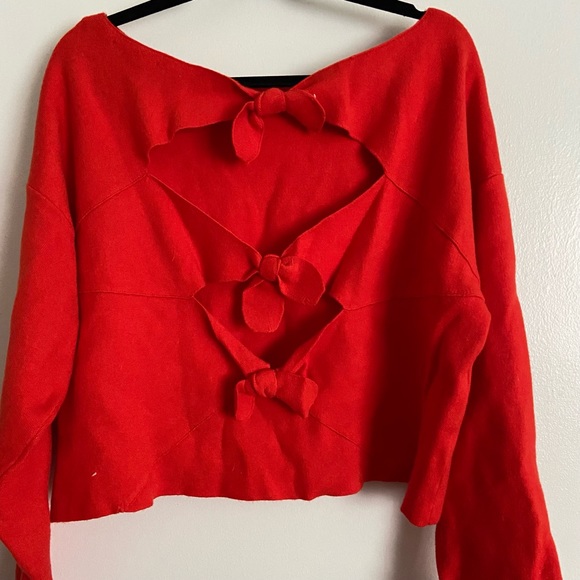ZARA | KNIT OVERSIZED CROP SWEATER WITH OPEN BACK BOW TIES | RED | SIZE MEDIUM - Picture 3 of 5